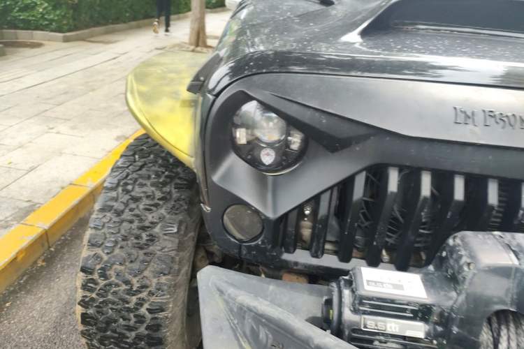 Used Jeep Wrangler 2013 3.6L Sahara Four-Door Edition Right Front Headlight