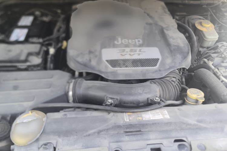 Used Jeep Wrangler 2013 3.6L Rubicon two-door version Engine Bay