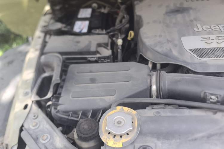 Used Jeep Wrangler 2013 3.6L Rubicon two-door version Engine Bay Right