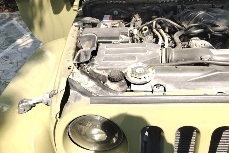 Used Jeep Wrangler 2013 3.6L Sahara two-door model Engine Bay Right