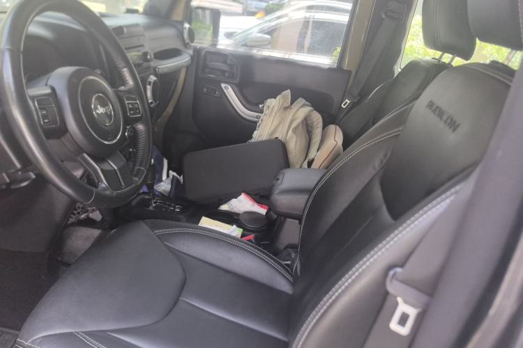 Used Jeep Wrangler 2013 3.6L Rubicon two-door version Left Front Seat
