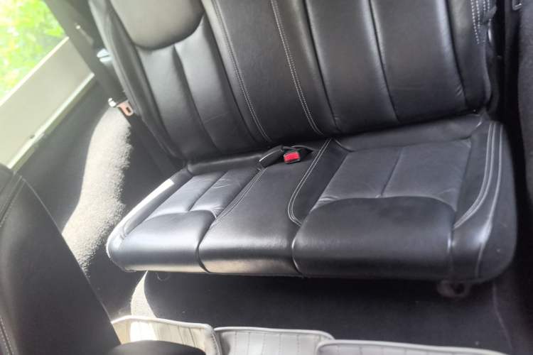 Used Jeep Wrangler 2013 3.6L Rubicon two-door version Left Rear Seat