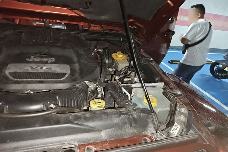 Used Jeep Wrangler 2013 3.6L Sahara two-door model Engine Bay Left