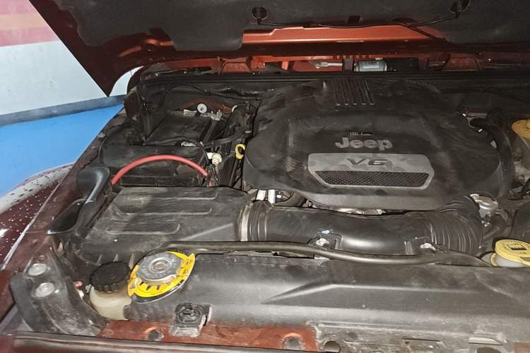 Used Jeep Wrangler 2013 3.6L Sahara two-door model Engine Bay Right