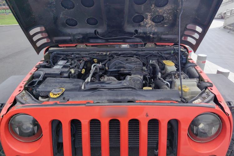 Used Jeep Wrangler 2013 3.6L Sahara Four-Door Edition Engine Bay