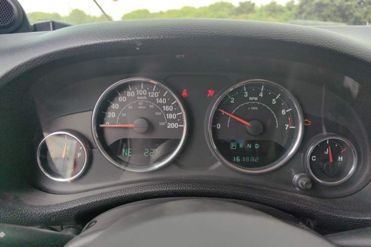 Used Jeep Wrangler 2013 3.6L Sahara Four-Door Edition Instrument Cluster