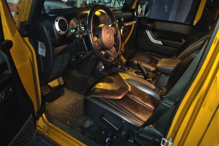 Used Jeep Wrangler 2013 3.6L Sahara Four-Door Edition Left Front Seat