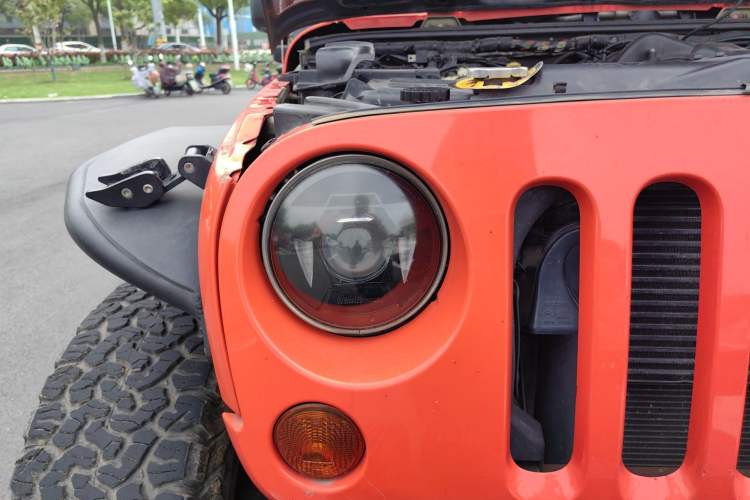 Used Jeep Wrangler 2013 3.6L Sahara Four-Door Edition Right Front Headlight