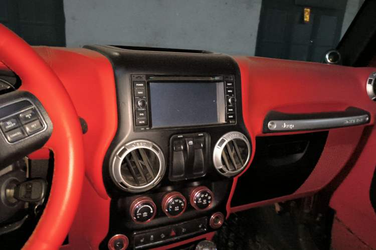 Used Jeep Wrangler 2013 3.6L Sahara two-door model Audio And AC Panel