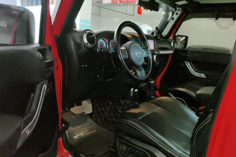 Used Jeep Wrangler 2013 3.6L Rubicon four-door model Driver Seat
