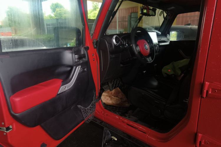 Used Jeep Wrangler 2013 3.6L Rubicon four-door model Driver Seat
