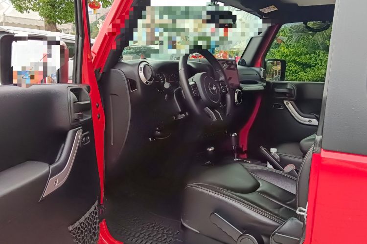Used Jeep Wrangler 2013 3.6L Sahara two-door model Driver Seat