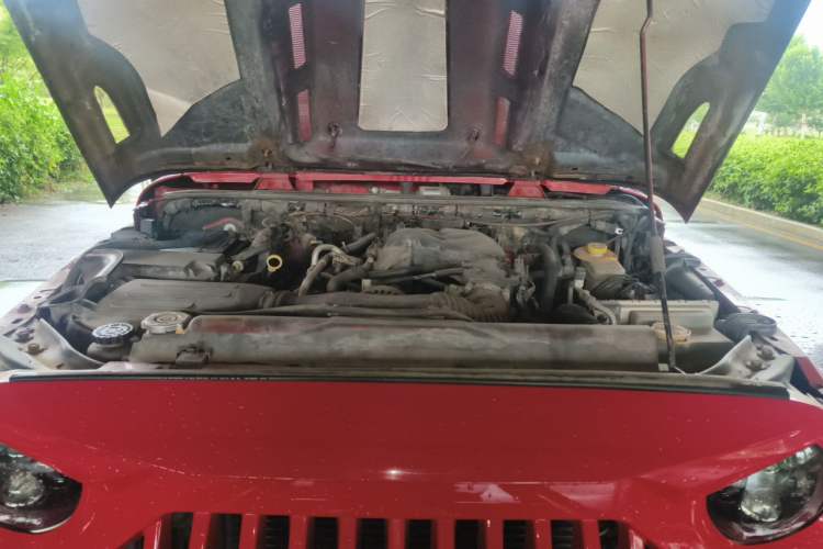 Used Jeep Wrangler 2013 3.6L Rubicon four-door model Engine Bay
