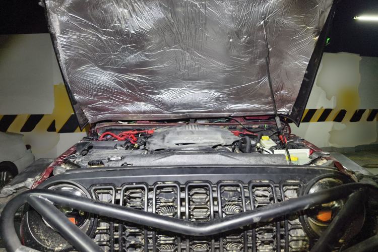 Used Jeep Wrangler 2013 3.6L Sahara Four-Door Edition Engine Bay