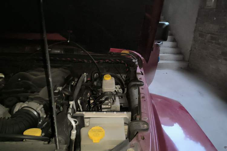 Used Jeep Wrangler 2013 3.6L Sahara two-door model Engine Bay Left