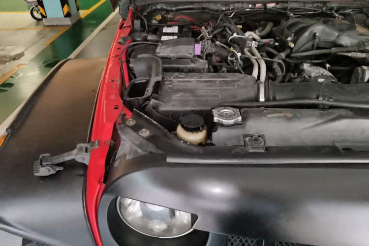 Used Jeep Wrangler 2013 3.6L Rubicon four-door model Engine Bay Right