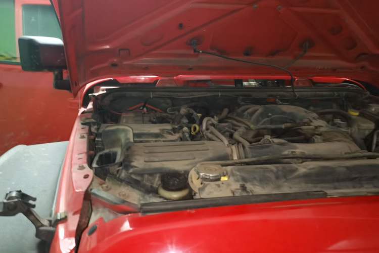 Used Jeep Wrangler 2013 3.6L Sahara Four-Door Edition Engine Bay Right