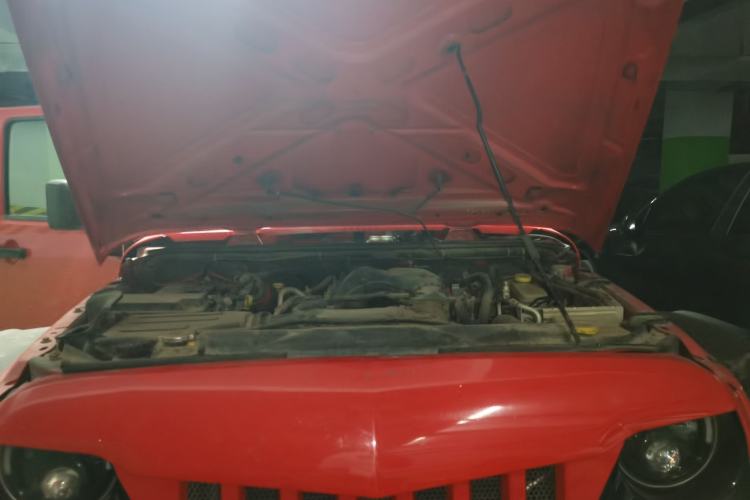Used Jeep Wrangler 2013 3.6L Sahara Four-Door Edition Engine Bay