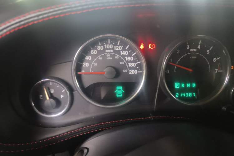 Used Jeep Wrangler 2013 3.6L Rubicon four-door model Instrument Cluster