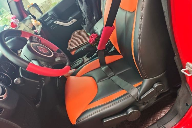 Used Jeep Wrangler 2013 3.6L Sahara Four-Door Edition Left Front Seat