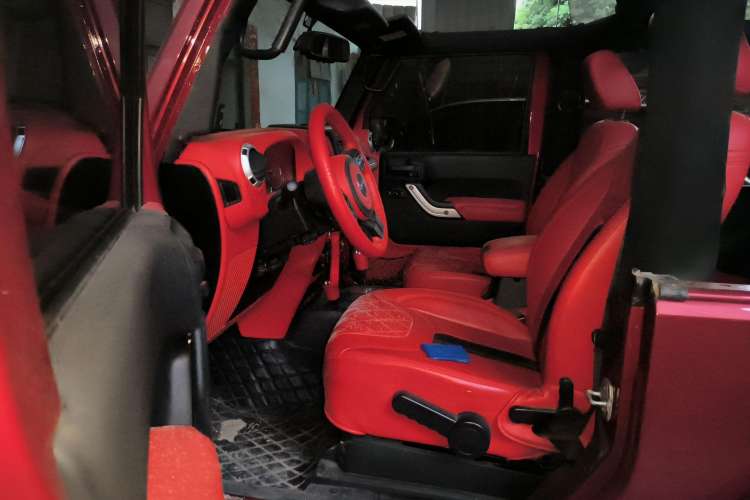 Used Jeep Wrangler 2013 3.6L Sahara two-door model Left Front Seat