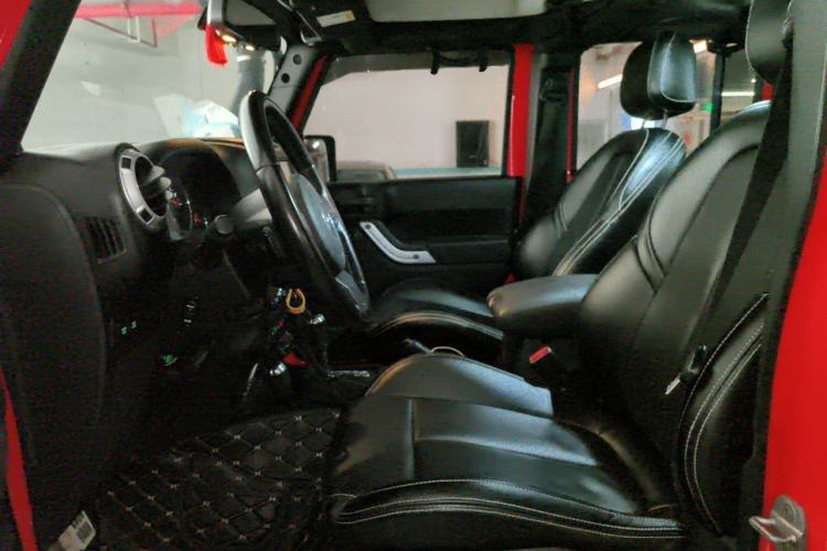Used Jeep Wrangler 2013 3.6L Rubicon four-door model Left Front Seat