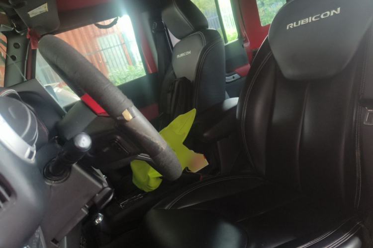 Used Jeep Wrangler 2013 3.6L Rubicon four-door model Left Front Seat