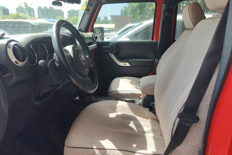 Used Jeep Wrangler 2013 3.6L Sahara Four-Door Edition Left Front Seat