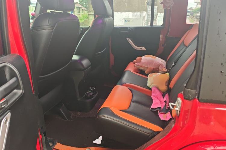 Used Jeep Wrangler 2013 3.6L Sahara Four-Door Edition Left Rear Seat