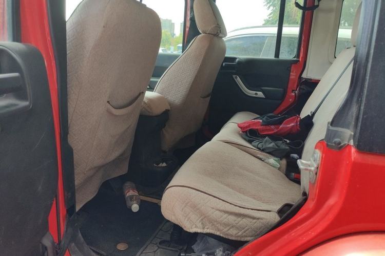 Used Jeep Wrangler 2013 3.6L Sahara Four-Door Edition Left Rear Seat