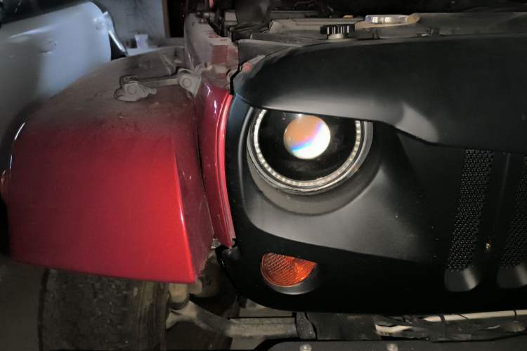 Used Jeep Wrangler 2013 3.6L Sahara two-door model Right Front Headlight