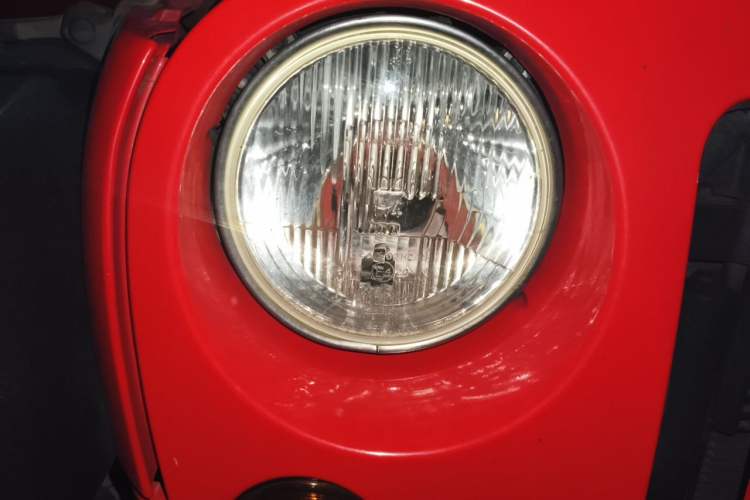 Used Jeep Wrangler 2013 3.6L Rubicon four-door model Right Front Headlight
