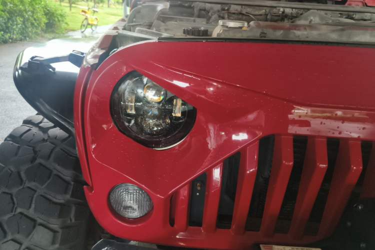 Used Jeep Wrangler 2013 3.6L Rubicon four-door model Right Front Headlight