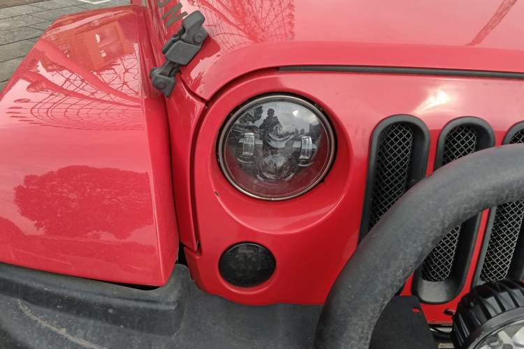 Used Jeep Wrangler 2013 3.6L Sahara two-door model Right Front Headlight