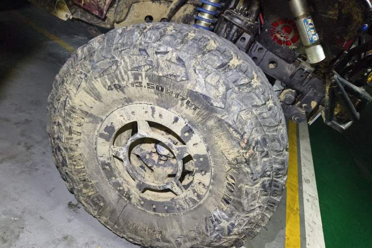 Used Jeep Wrangler 2013 3.6L Sahara Four-Door Edition Right Front Wheel Hub
