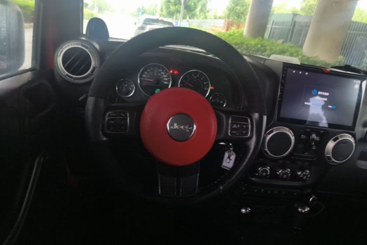 Used Jeep Wrangler 2013 3.6L Rubicon four-door model Steering Wheel