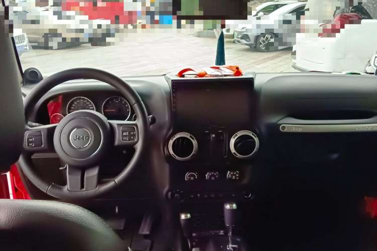 Used Jeep Wrangler 2013 3.6L Sahara two-door model Steering Wheel