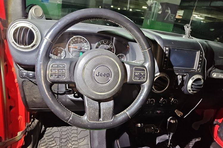 Used Jeep Wrangler 2013 3.6L Rubicon four-door model Steering Wheel