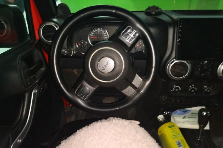 Used Jeep Wrangler 2013 3.6L Sahara Four-Door Edition Steering Wheel