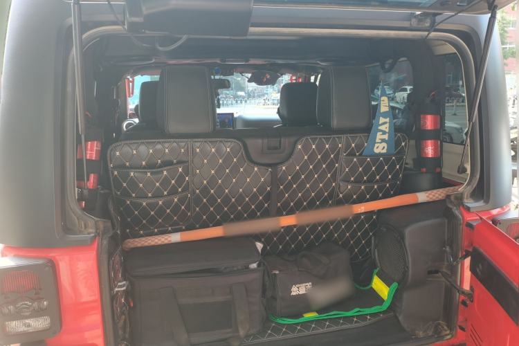 Used Jeep Wrangler  Trunk