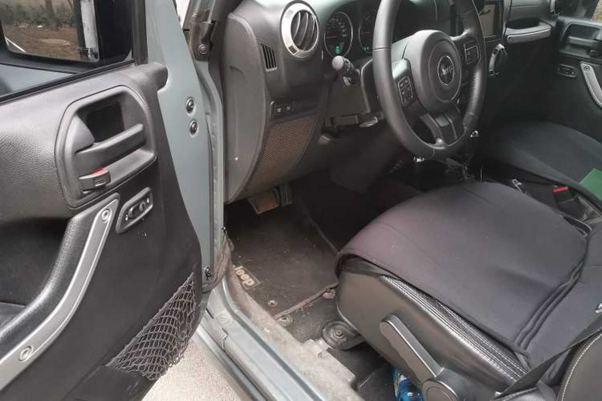 Used Jeep Wrangler 2013 3.6L Sahara Four-Door Edition Driver Seat
