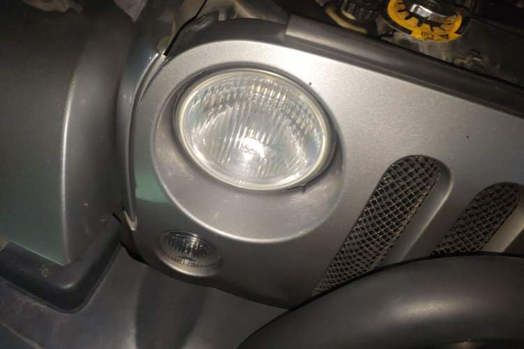 Used Jeep Wrangler 2013 3.6L Sahara Four-Door Edition Right Front Headlight