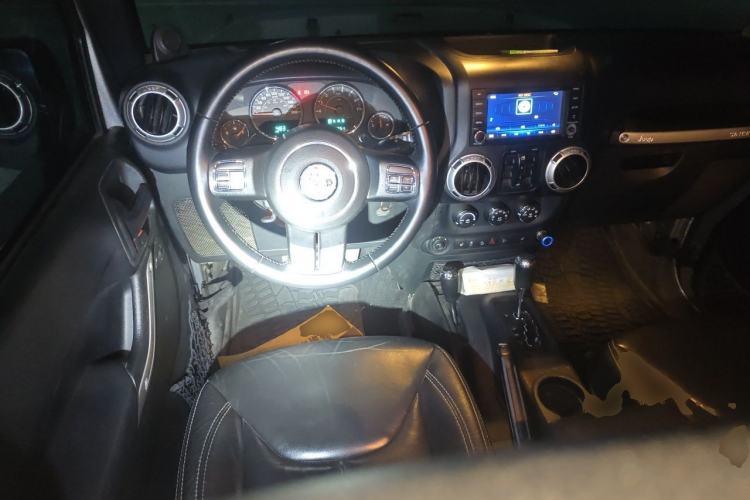 Used Jeep Wrangler 2013 3.6L Sahara Four-Door Edition Steering Wheel
