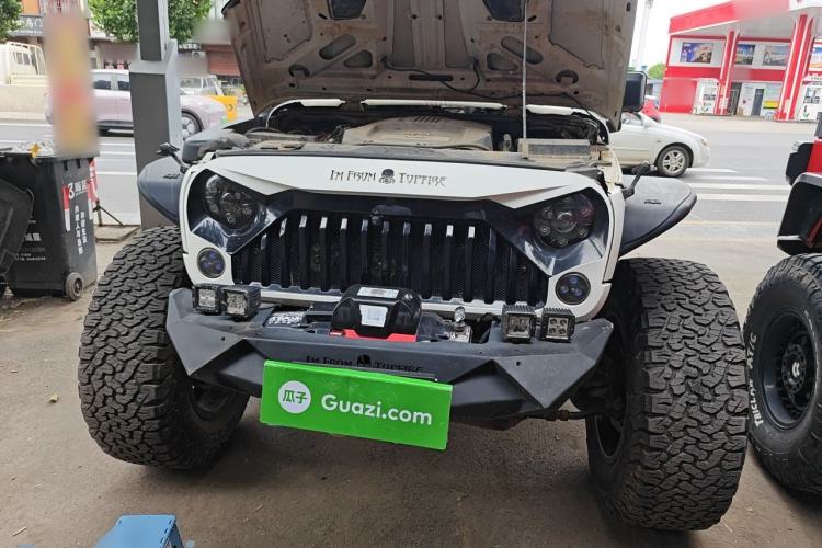 Used Jeep Wrangler 2013 3.6L Sahara Four-Door Edition Engine Bay