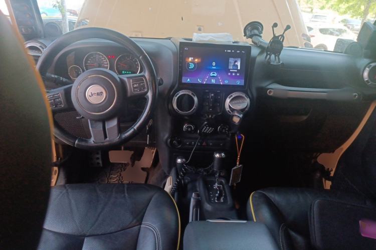 Used Jeep Wrangler  Center Console