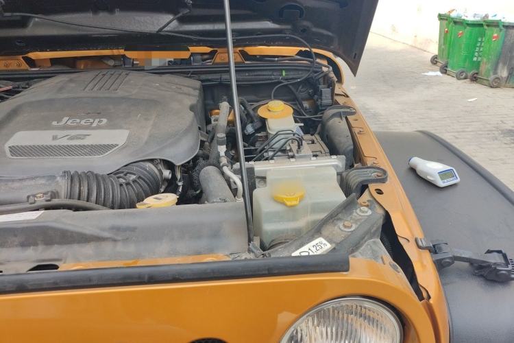 Used Jeep Wrangler 2013 3.6L Sahara Four-Door Edition Engine Bay Left