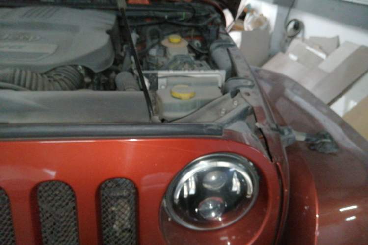Used Jeep Wrangler 2013 3.6L Sahara two-door model Engine Bay Left