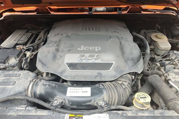 Used Jeep Wrangler 2013 3.6L Sahara Four-Door Edition Engine Bay