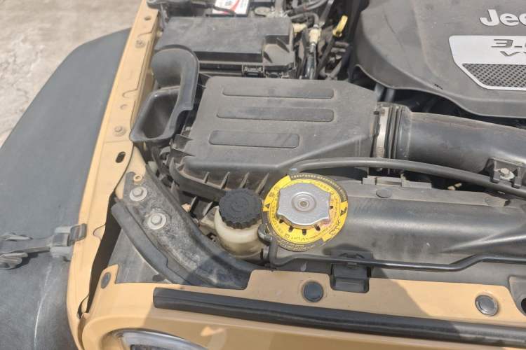 Used Jeep Wrangler 2013 3.6L Rubicon two-door version Engine Bay Right