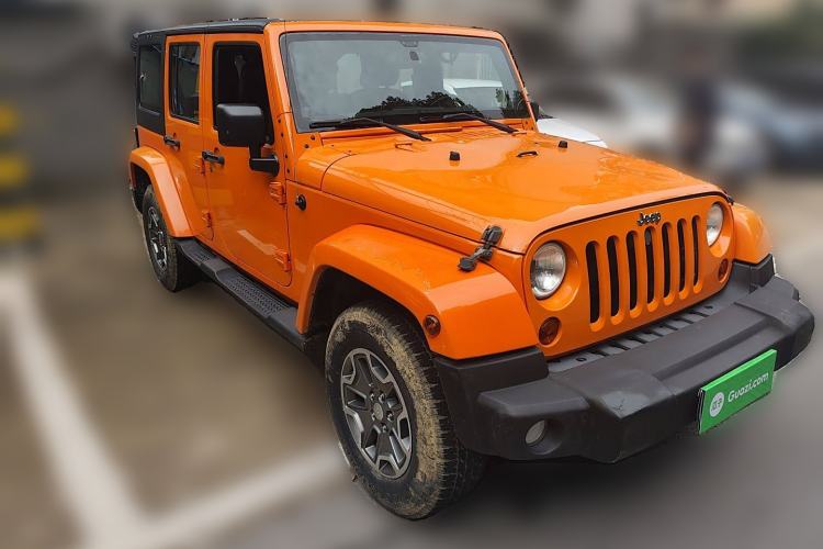 Used Jeep Wrangler 2013 3.6L Sahara Four-Door Edition Front Right 45 Deg